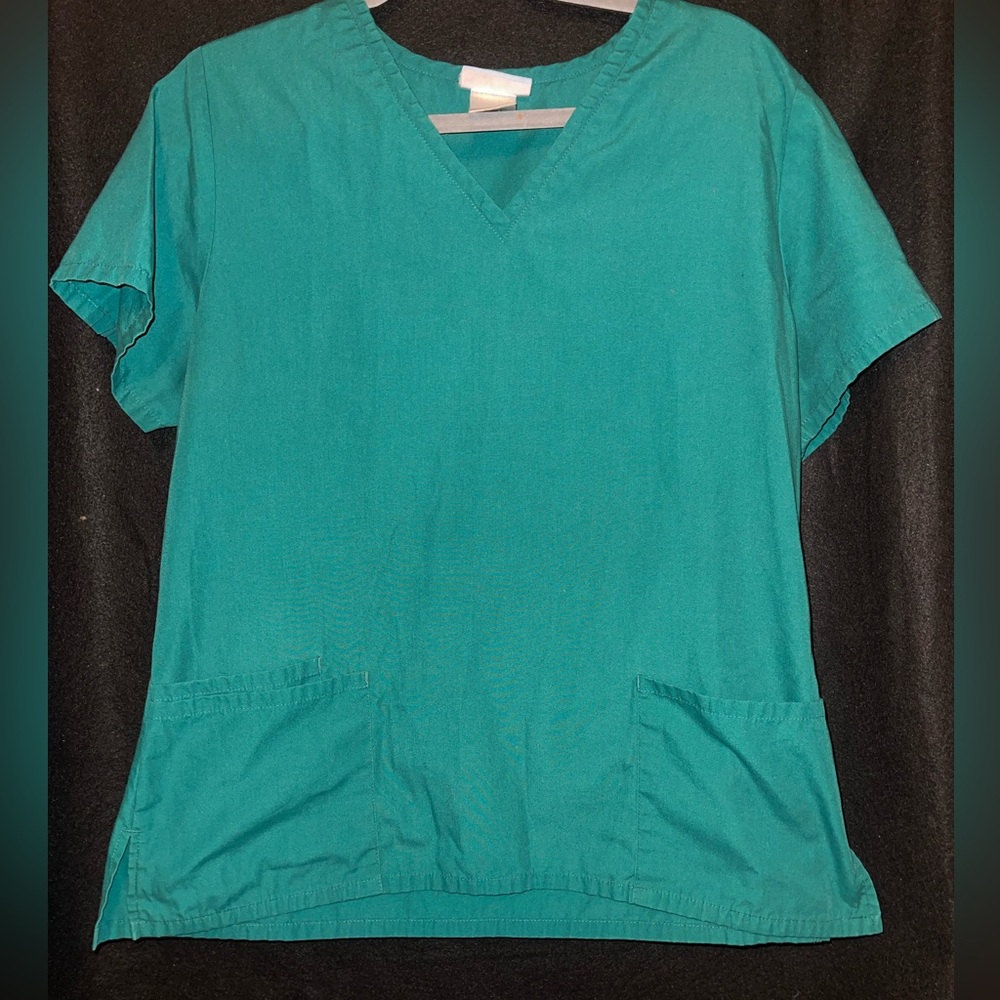 SB scrubs top